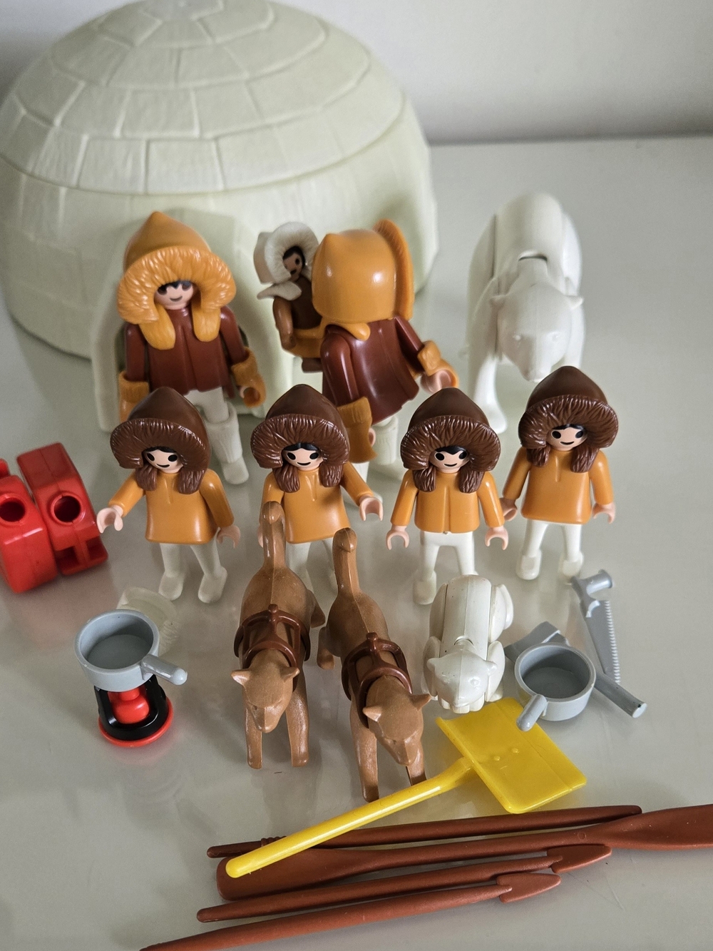 Vintage Playmobil Igloo Family & Eskimo Inuit Figures & Dog Play Set 3465 Geobra